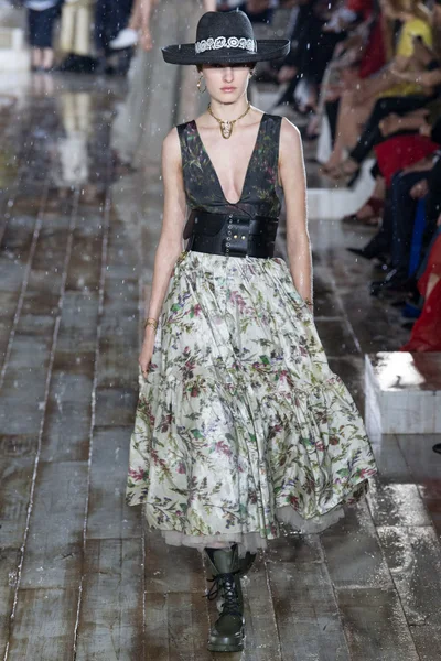 Look 48